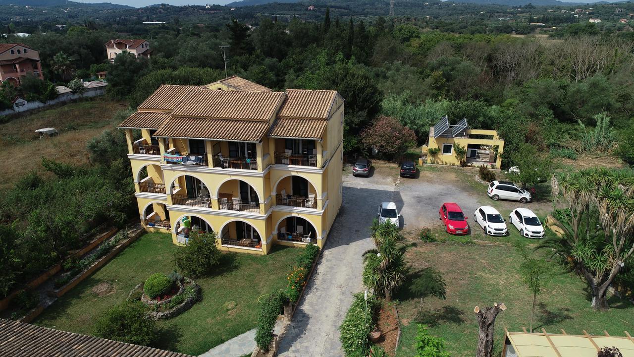 Spiti Nikos Aparthotel Danilia Exterior foto